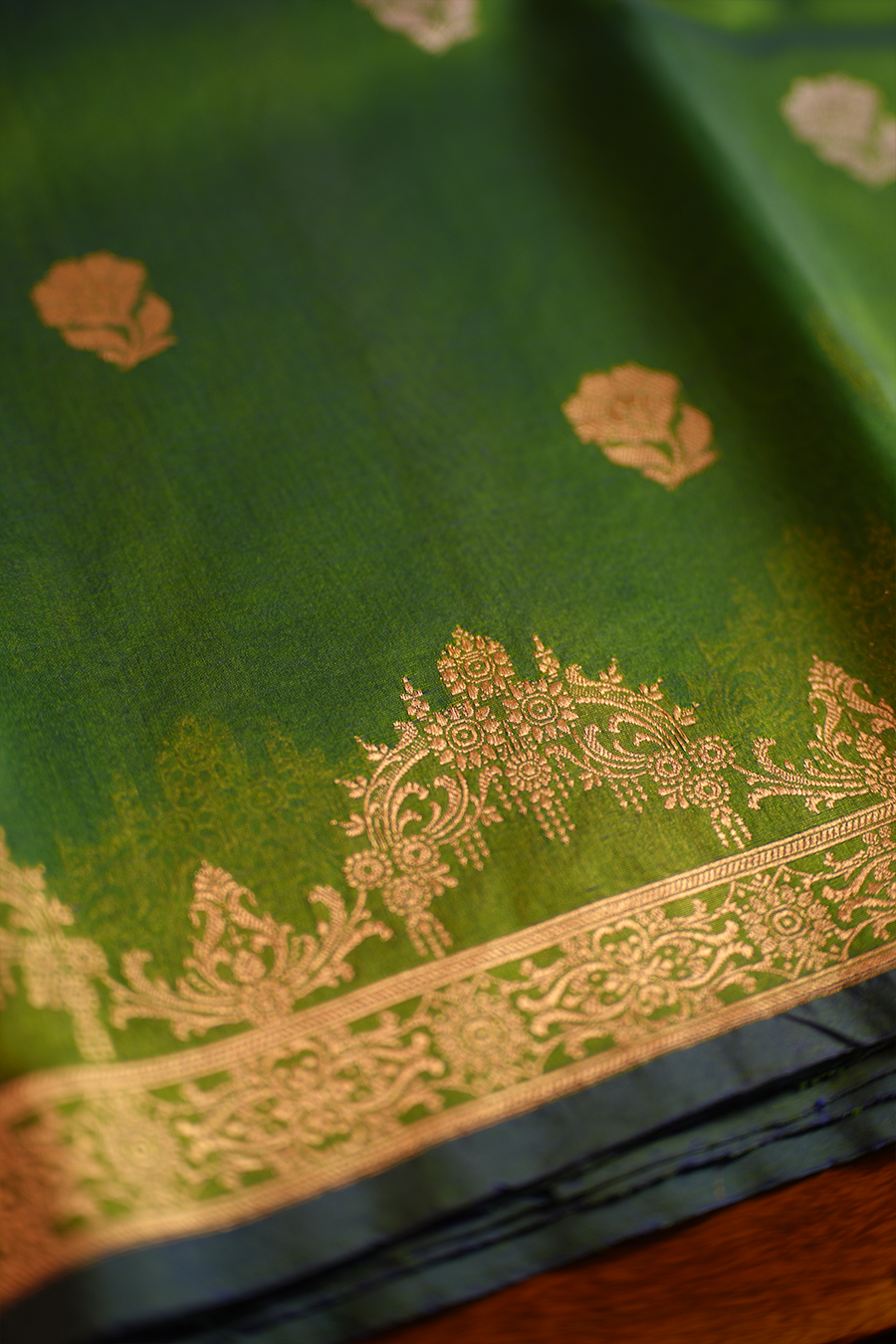 Peacock Dual-Shade Pure Organza Silk Saree — view 4