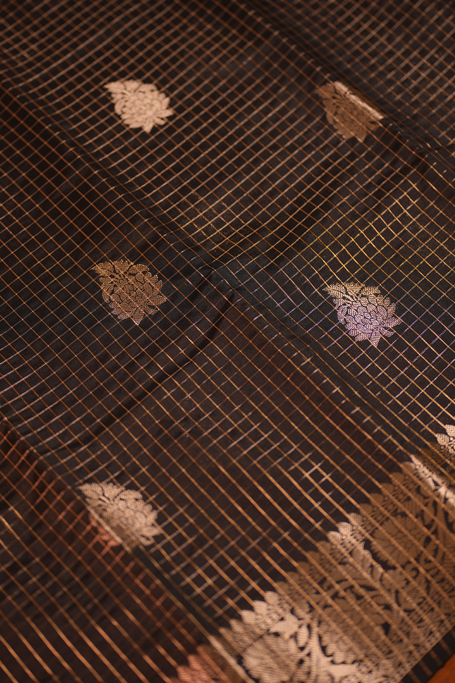 Black Checks Chiniya Silk Banarasi Saree — view 5